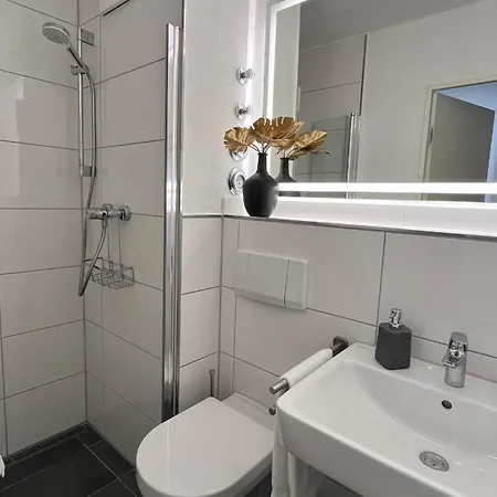 8 Modern Und Gemuetlich, Ggue Uni-passau, Tg-stellplatz Und Balkon